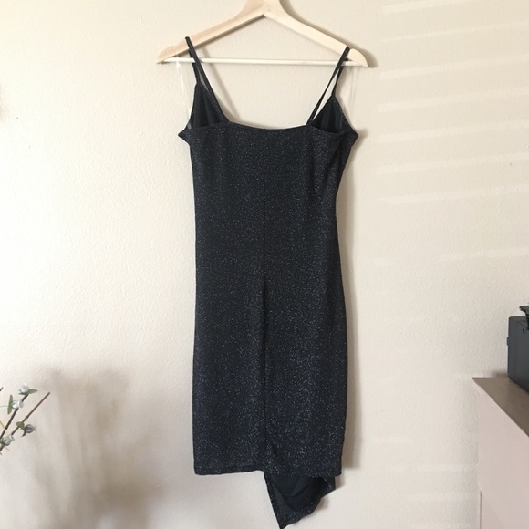 🥀 Shimmery Black Slit Dress 🥀 - Picture 9 of 11